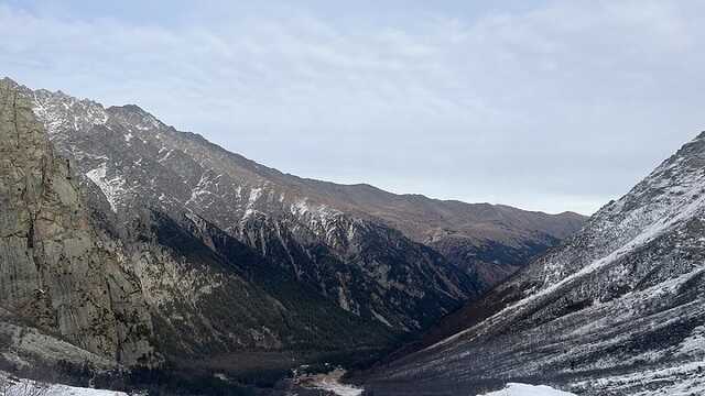 В Северной Осетии группа из 11 альпинистов попала под камнепад