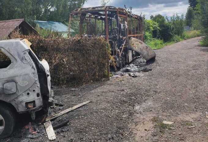 Поджоги в Истре: странные обстоятельства вокруг автобуса и внедорожника Кирилла Иванова