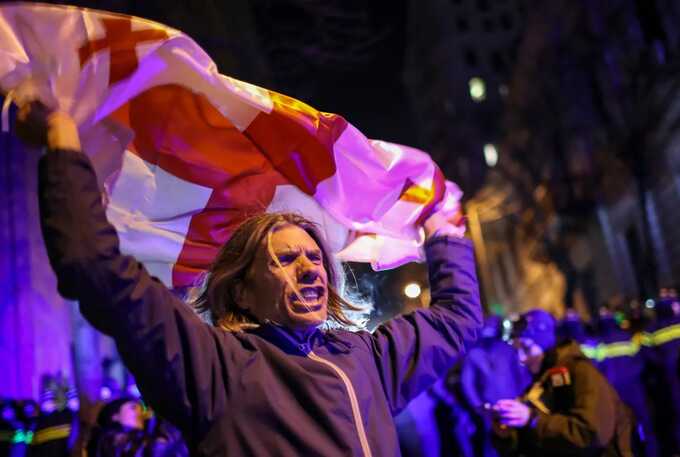 В Тбилиси первая спокойная ночь после недели протестов